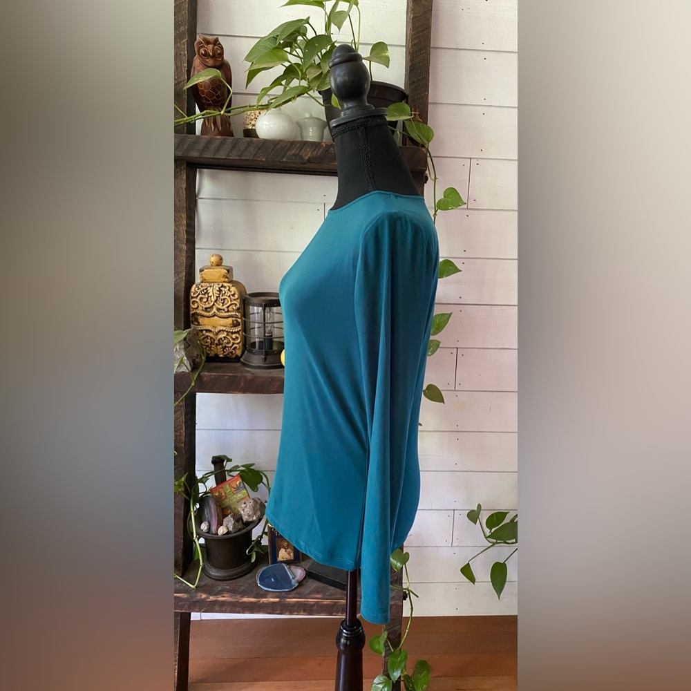 Kaileigh: Green Teal Stretchy Long Sleeve Women's Top With Outer Lace Shell - Picture 11 of 16